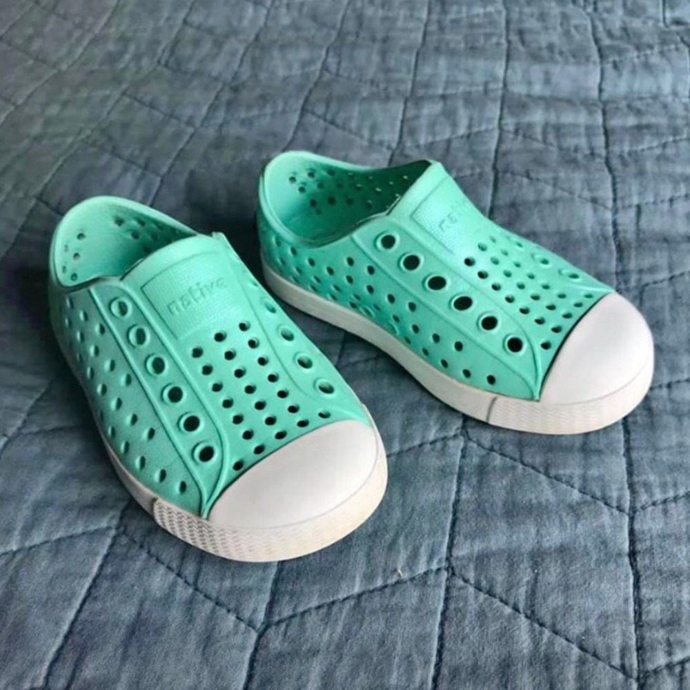 Toddler Native Shoes Size 6
